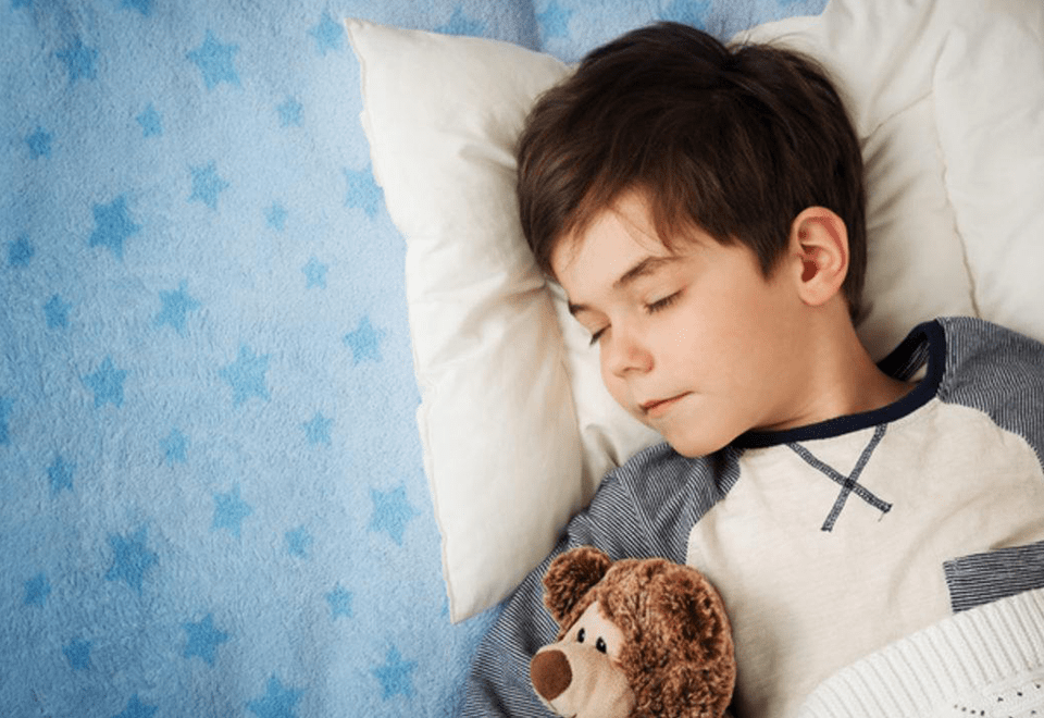 La importancia de que los niños duerman bien